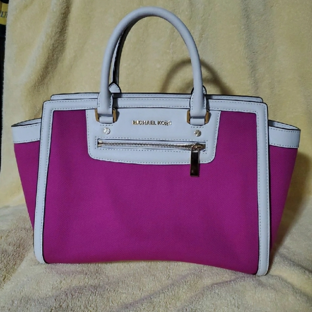 Michael Kors purse